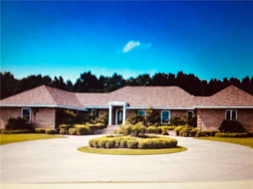66.3 Acres of Recreational Land with Home for Sale in Vienna, Georgia