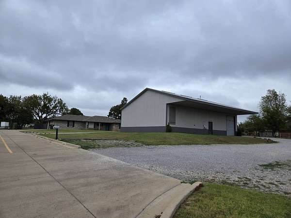 2.5 Acres of Residential Land with Home for Auction in Edmond, Oklahoma