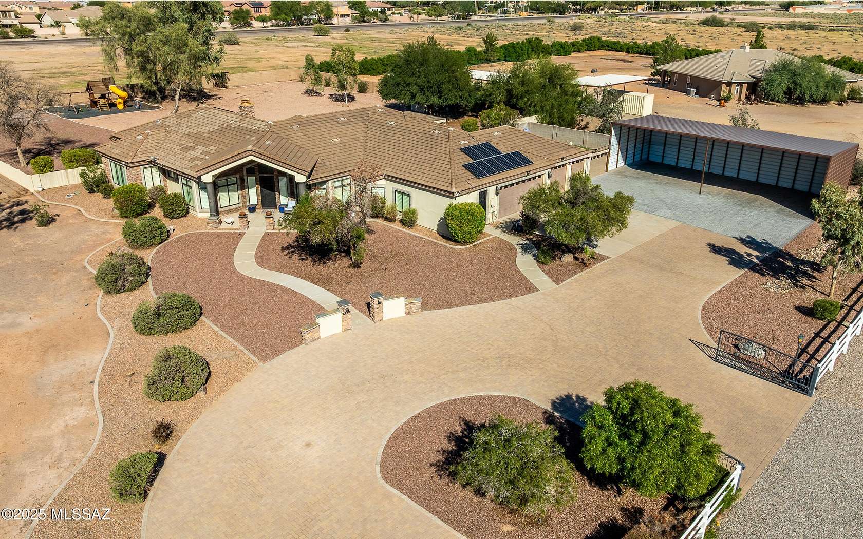 2.45 Acres of Residential Land with Home for Sale in Casa Grande, Arizona