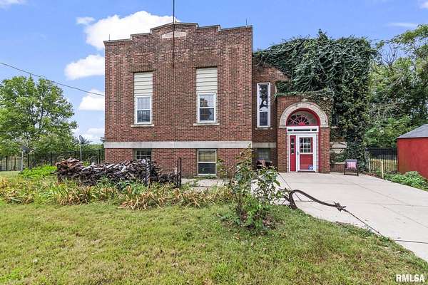 3.15 Acres of Residential Land with Home for Sale in Athens, Illinois