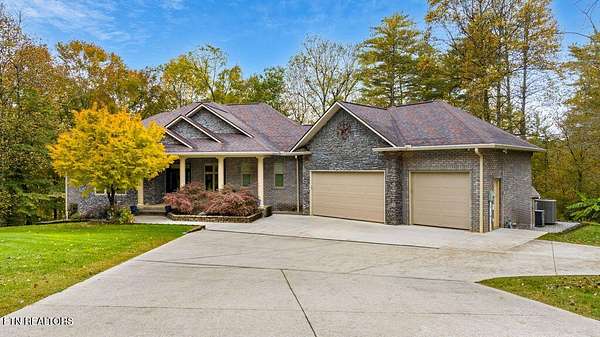 5.45 Acres of Land with Home for Sale in Oak Ridge, Tennessee