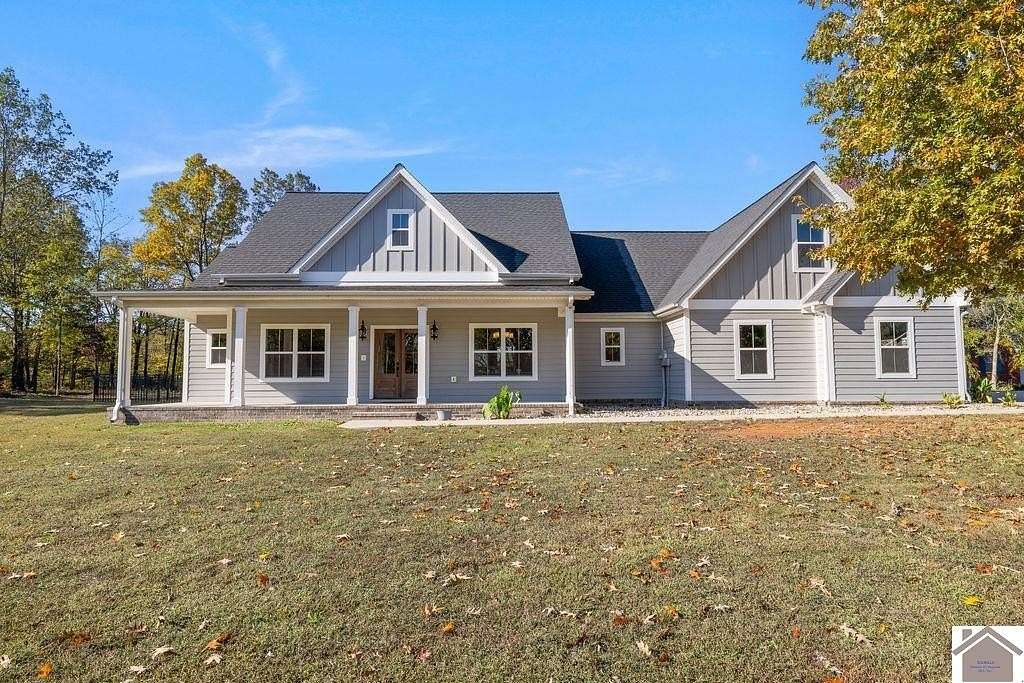 2.25 Acres of Residential Land with Home for Sale in Benton, Kentucky