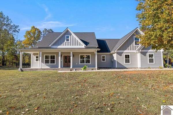 2.25 Acres of Residential Land with Home for Sale in Benton, Kentucky