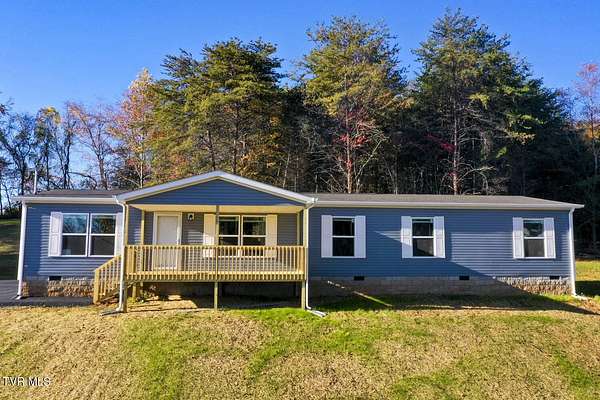 1.23 Acres of Residential Land with Home for Sale in Dandridge, Tennessee