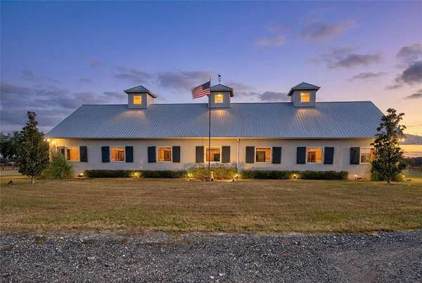 24.5 Acres of Land with Home for Sale in Morriston, Florida