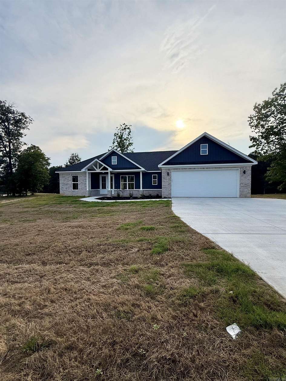 2.6 Acres of Residential Land with Home for Sale in Bauxite, Arkansas