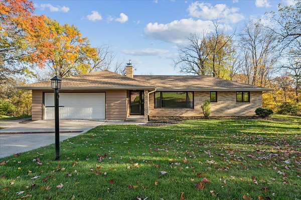 2 Acres of Residential Land with Home for Sale in Dubuque, Iowa