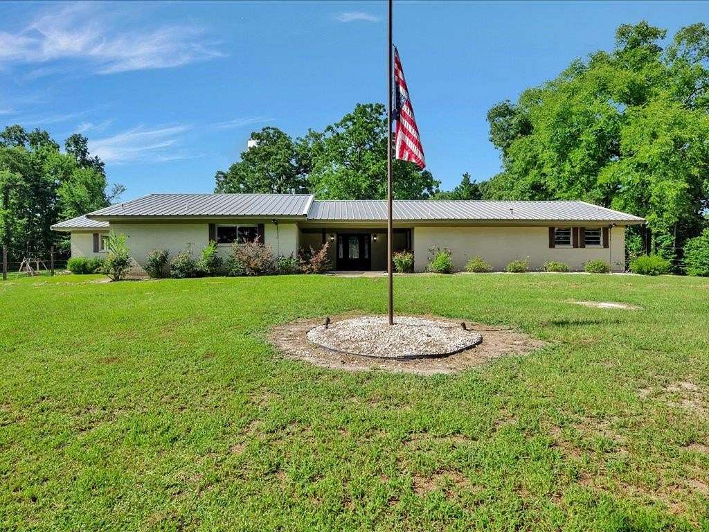 2.78 Acres of Residential Land with Home for Sale in Lufkin, Texas