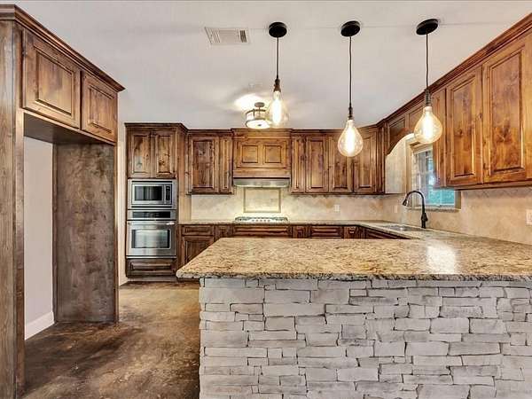 2.78 Acres of Residential Land with Home for Sale in Lufkin, Texas