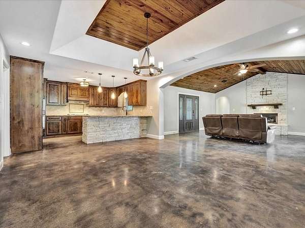 2.78 Acres of Land with Home for Sale in Lufkin, Texas