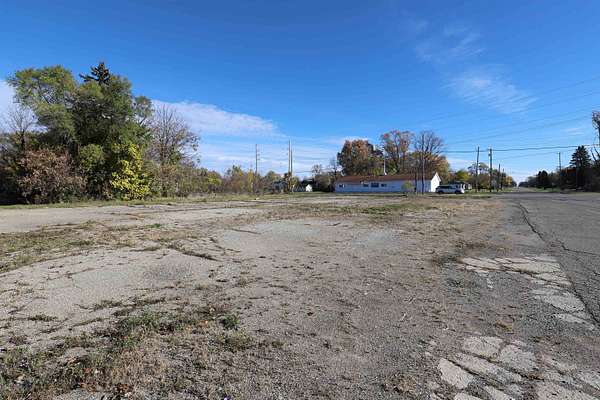 0.5 Acres of Residential Land for Sale in Flint, Michigan