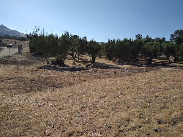 1.29 Acres of Residential Land for Sale in Agua Dulce, California