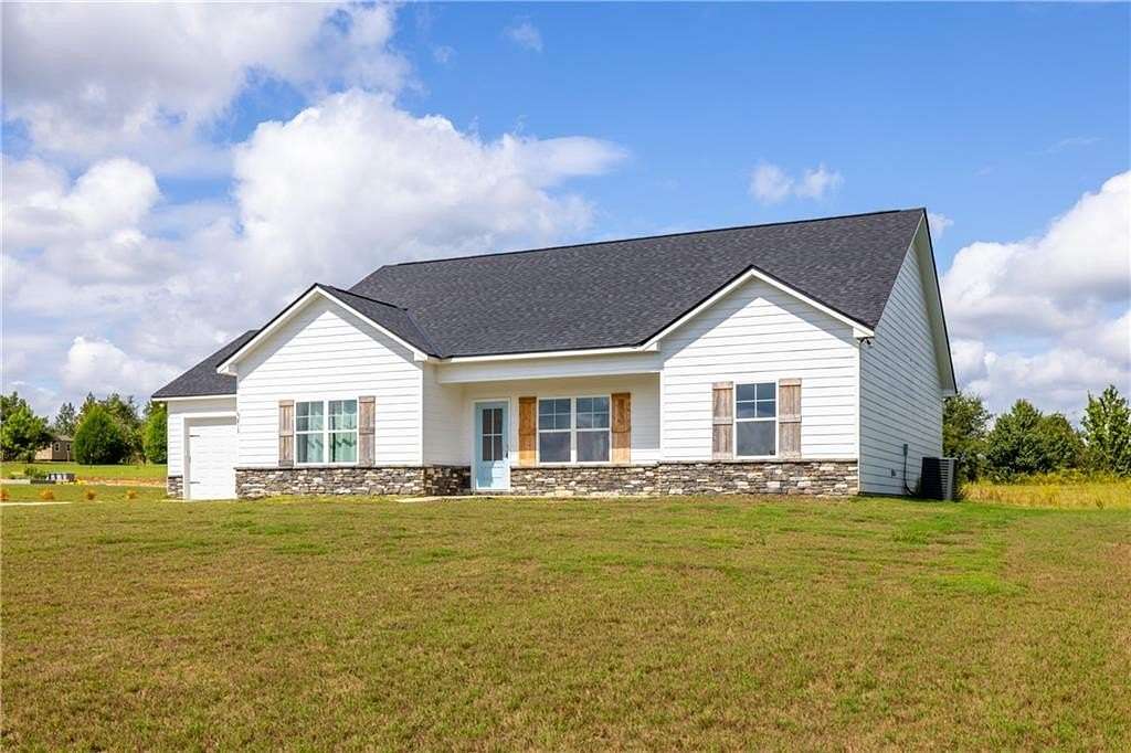 2.38 Acres of Residential Land with Home for Sale in Salem, Alabama