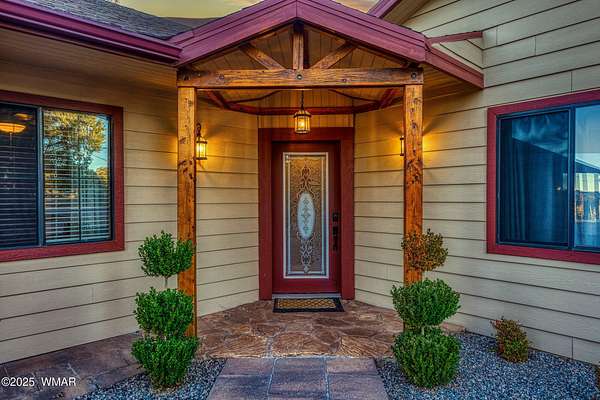 1.58 Acres of Residential Land with Home for Sale in Show Low, Arizona