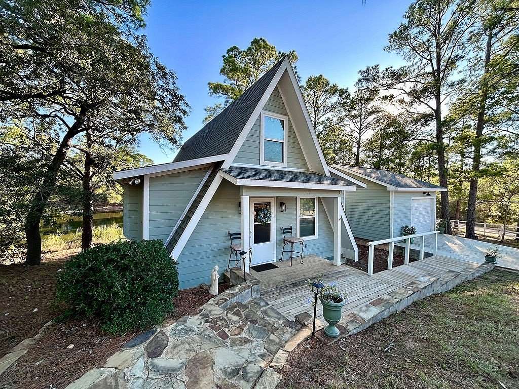 1 Acre of Residential Land with Home for Sale in La Grange, Texas