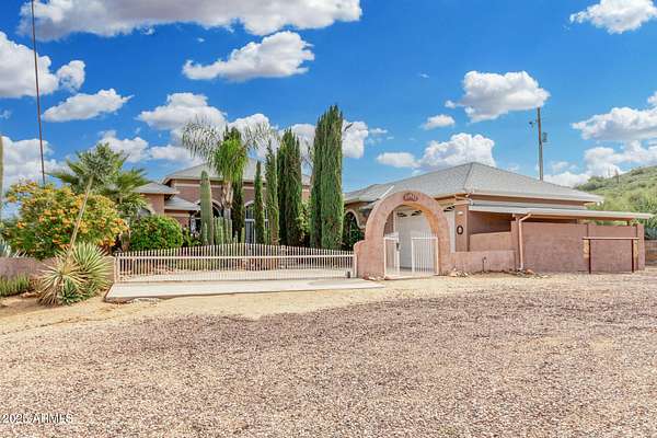 1.5 Acres of Residential Land with Home for Sale in Phoenix, Arizona