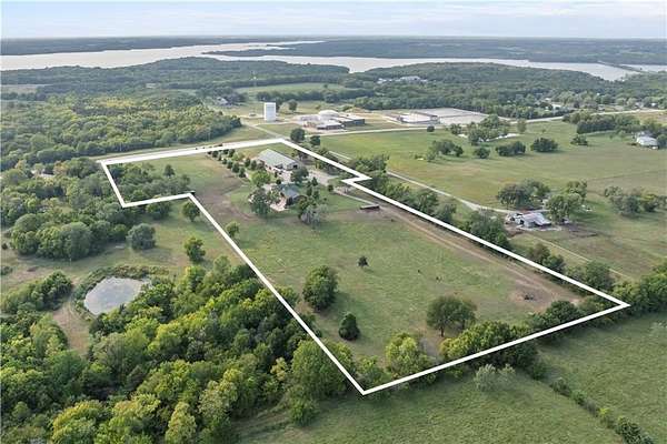 15 Acres of Land with Home for Sale in Paola, Kansas