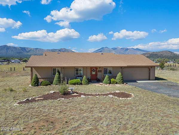 2.39 Acres of Residential Land with Home for Sale in Flagstaff, Arizona