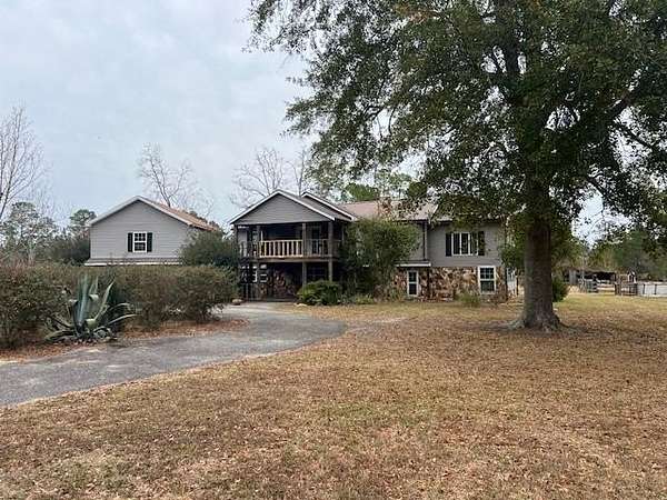 15 Acres of Land with Home for Sale in Tifton, Georgia