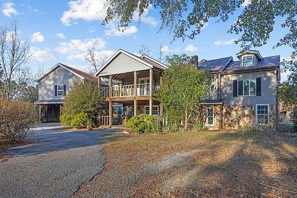 15 Acres of Land with Home for Sale in Tifton, Georgia