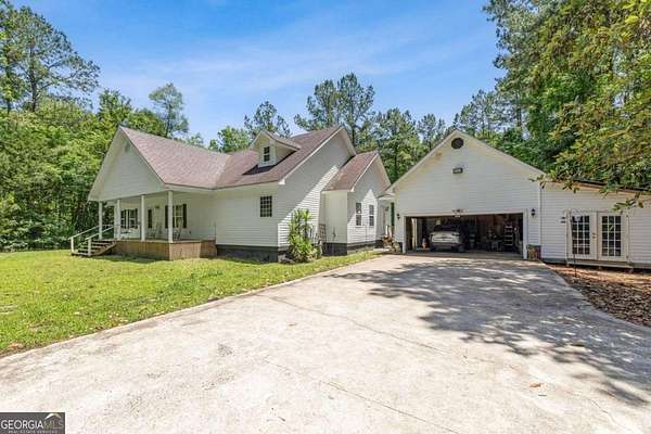 5 Acres of Residential Land with Home for Sale in Waverly, Georgia