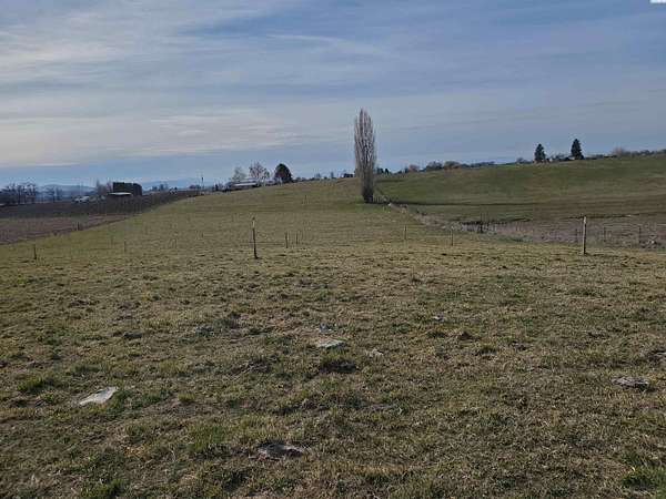 8.49 Acres of Land for Sale in Outlook, Washington