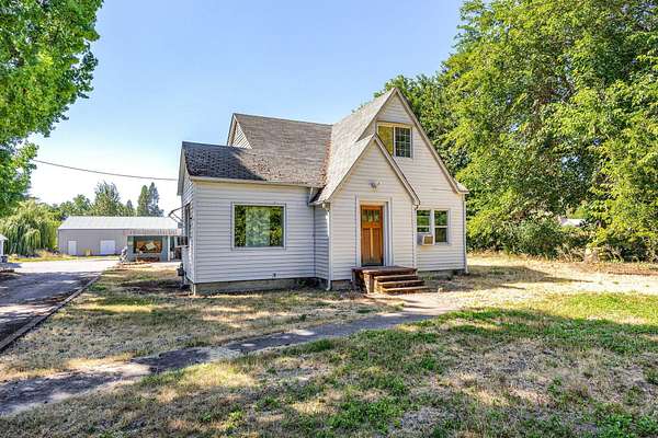 6.45 Acres of Land with Home for Sale in Grants Pass, Oregon