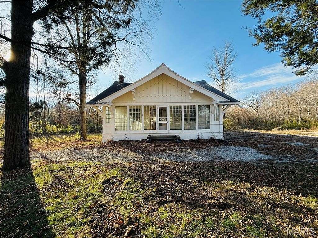 6.7 Acres of Land with Home for Sale in Ashley, Illinois