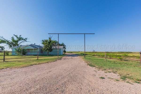 8 Acres of Land with Home for Sale in Pampa, Texas