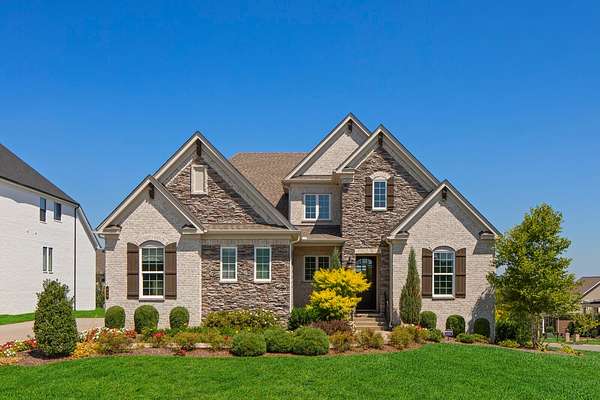 8 Acres of Land with Home for Sale in Spring Hill, Tennessee