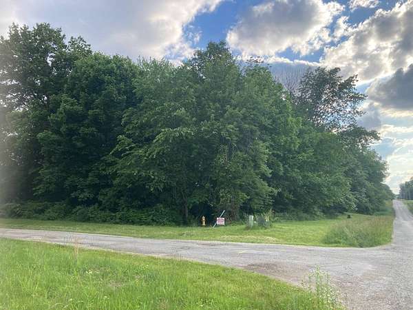 1 Acre of Land for Sale in Olney, Illinois