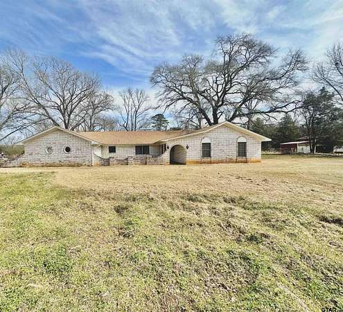 6 Acres of Land with Home for Sale in Palestine, Texas
