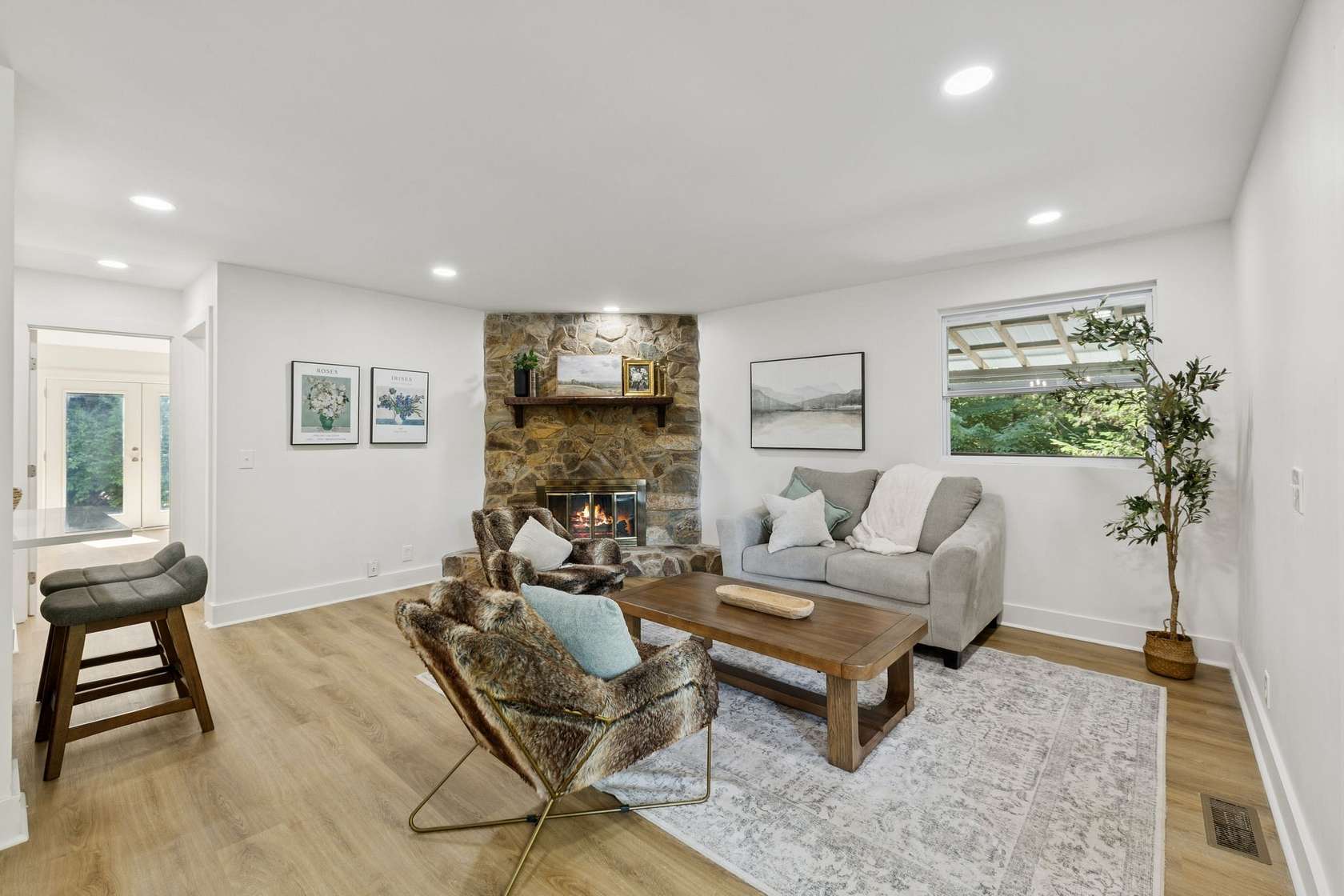 1.58 Acres of Residential Land with Home for Sale in Ashland City, Tennessee