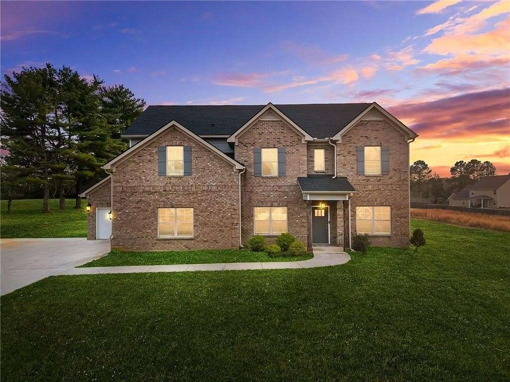 1.52 Acres of Residential Land with Home for Sale in Fayetteville, Georgia