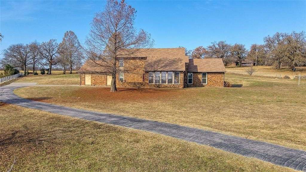 2 Acres of Residential Land with Home for Sale in Harrah, Oklahoma