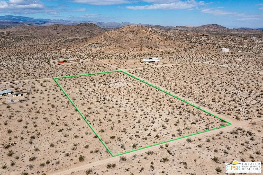5 Acres of Residential Land for Sale in Joshua Tree, California