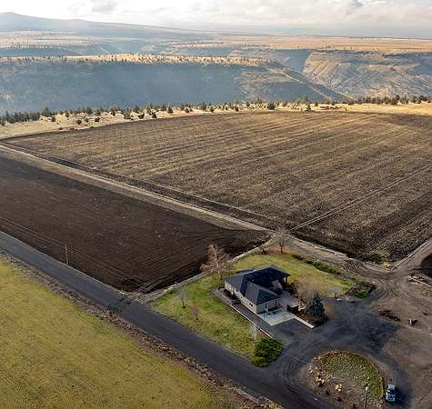 135 Acres of Agricultural Land for Sale in Madras, Oregon