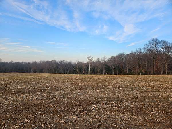 5 Acres of Residential Land for Sale in Greenbrier, Tennessee