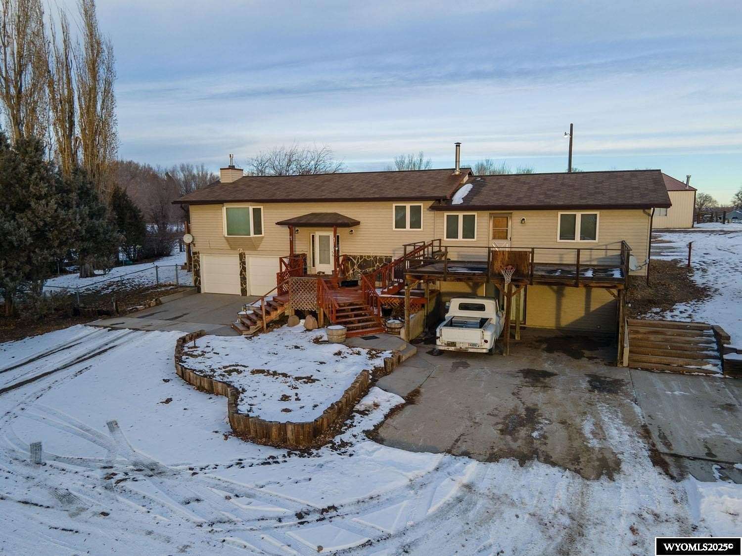 4.5 Acres of Residential Land with Home for Sale in Riverton, Wyoming