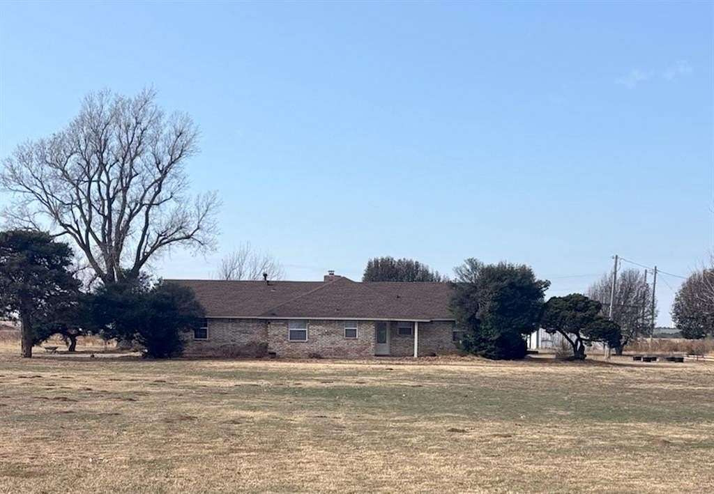 3.1 Acres of Residential Land with Home for Sale in Hinton, Oklahoma
