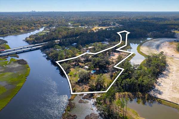 6.39 Acres of Land with Home for Sale in Jacksonville, Florida