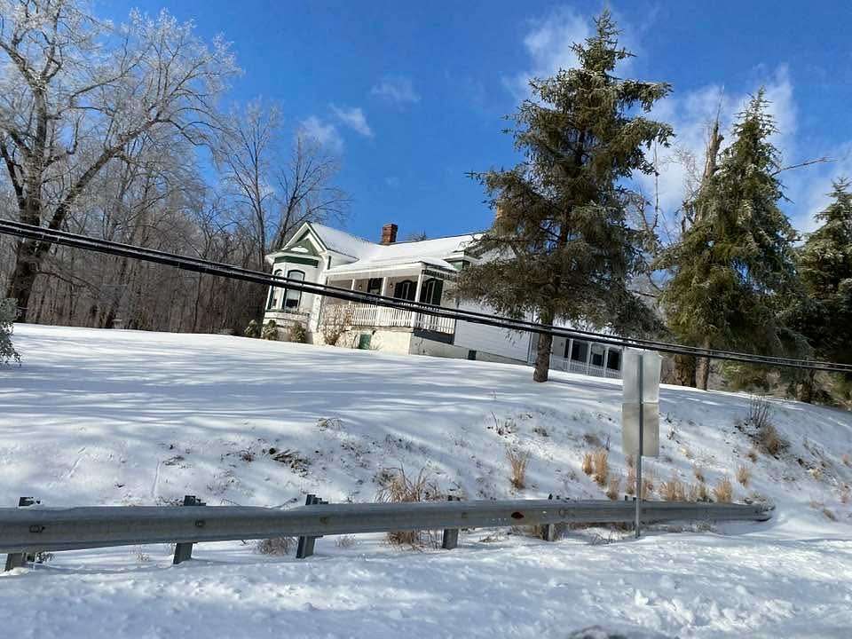 8.7 Acres of Land with Home for Sale in Waverly, Tennessee