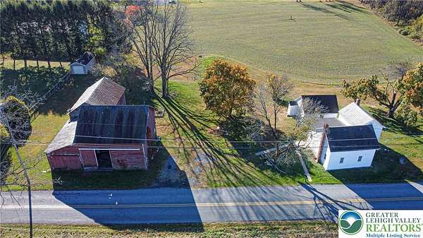 2 Acres of Residential Land with Home for Lease in Pen Argyl, Pennsylvania