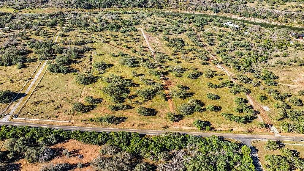 10 Acres of Land for Sale in Spicewood, Texas