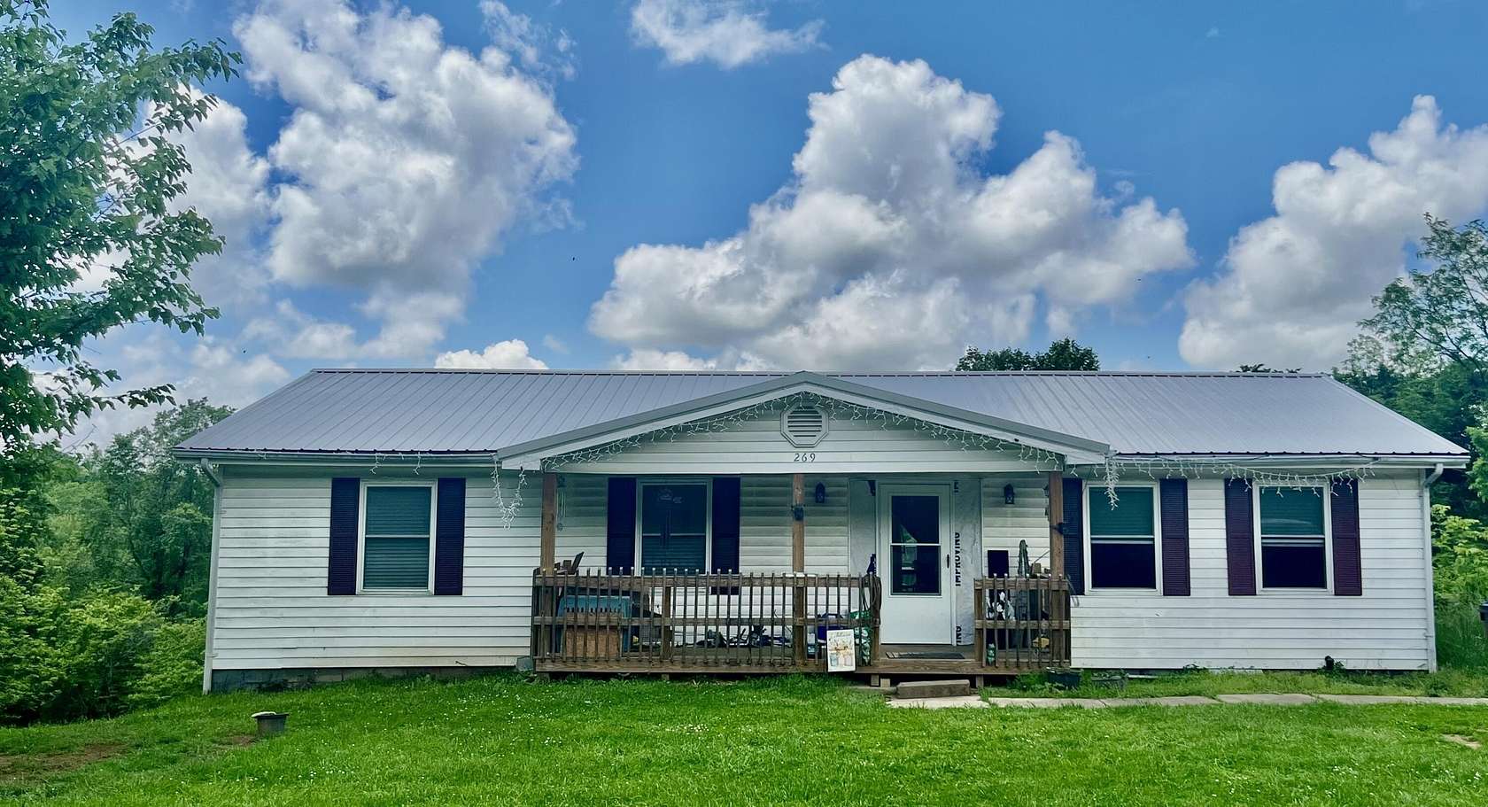 2 Acres of Residential Land with Home for Sale in Mount Vernon, Kentucky