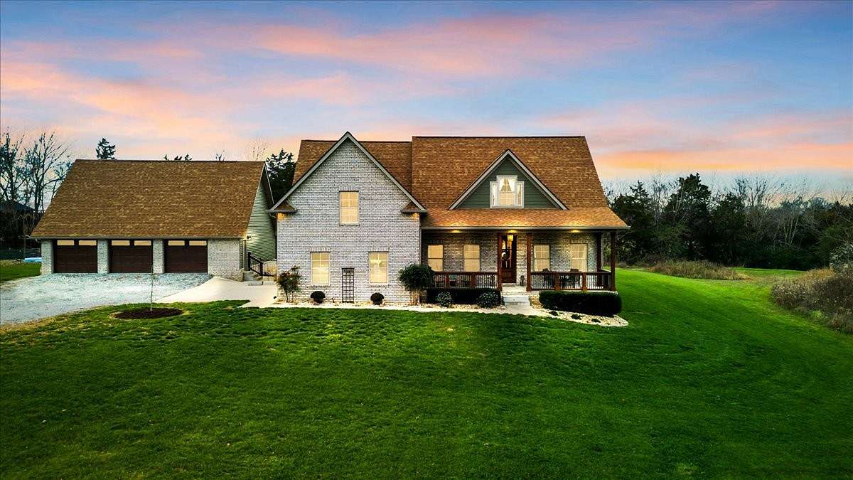 3 Acres of Residential Land with Home for Sale in Clarksville, Tennessee