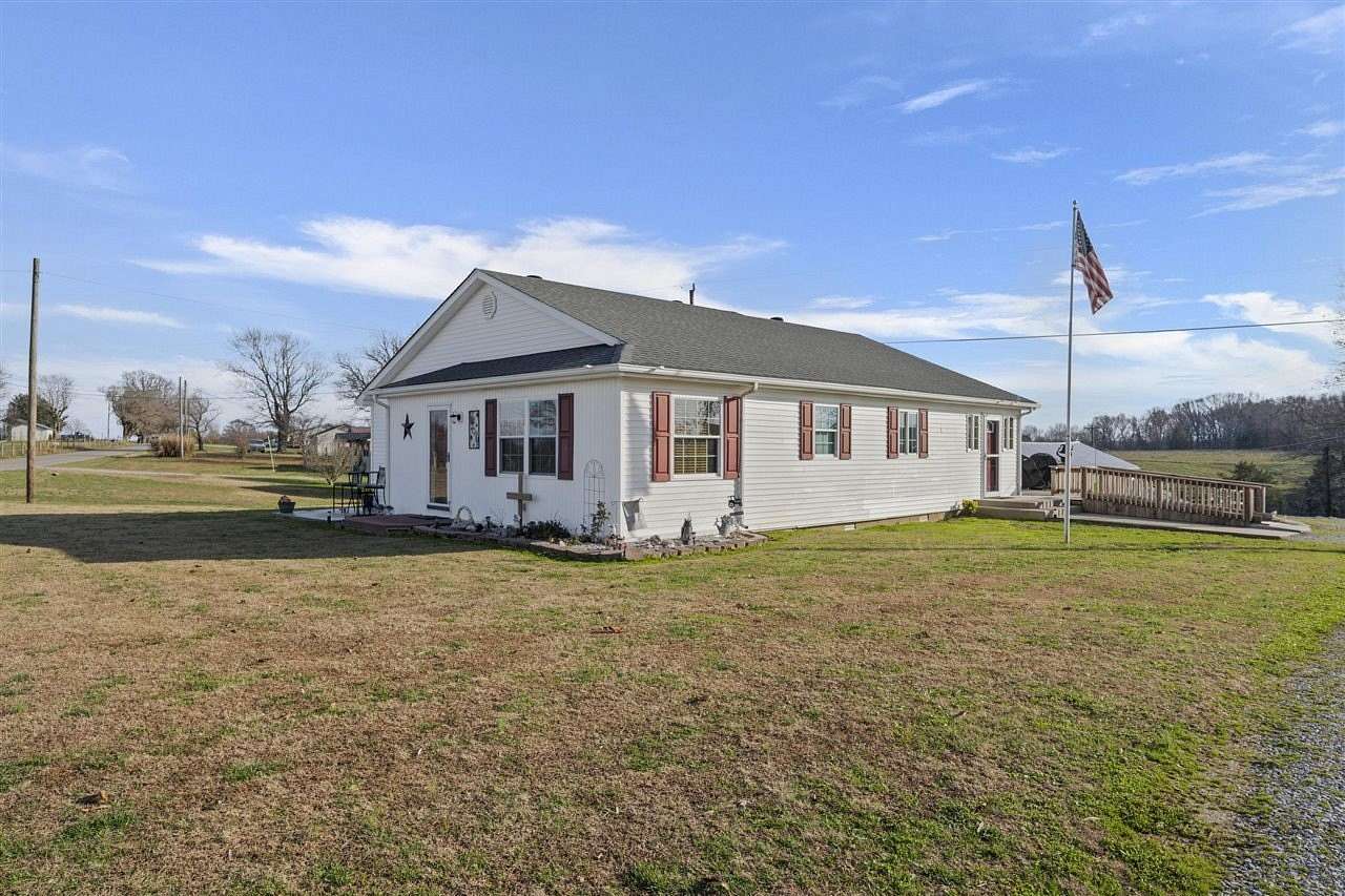 1.6 Acres of Land with Home for Sale in Glasgow, Kentucky