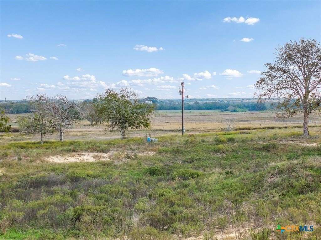 8 Acres of Residential Land for Sale in Shiner, Texas