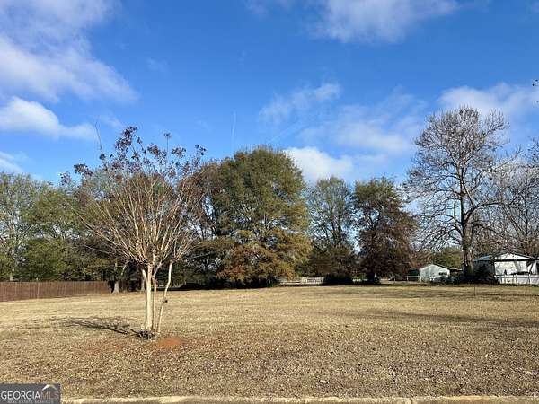 0.75 Acres of Residential Land for Sale in Byron, Georgia
