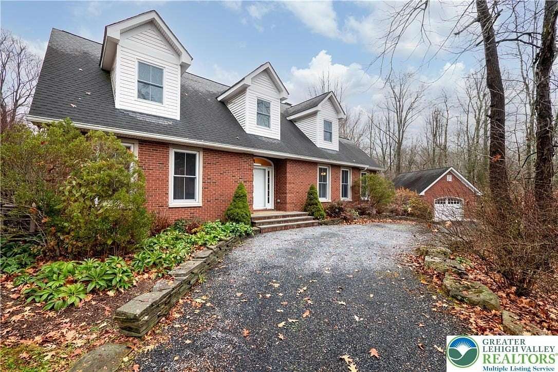 3.66 Acres of Residential Land with Home for Lease in Upper Mount Bethel Township, Pennsylvania